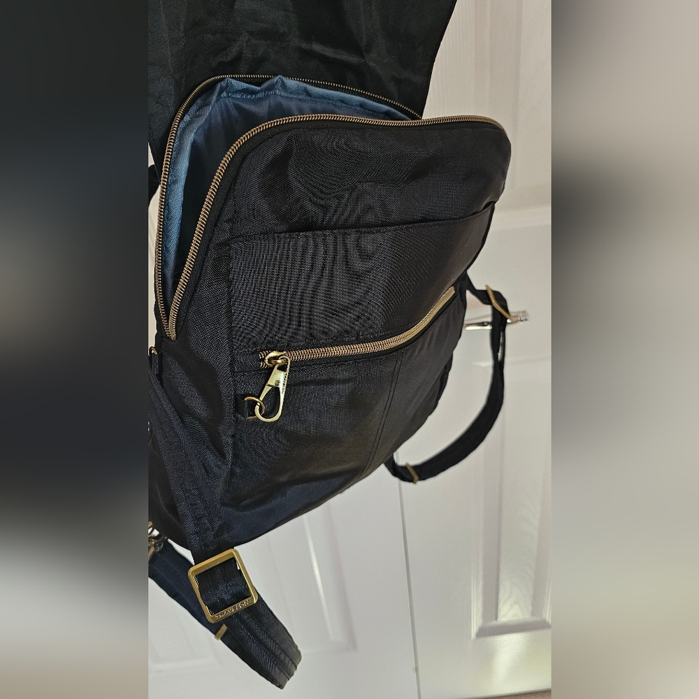 Travelon secure backpack - Picture 6 of 6